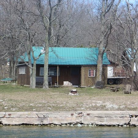 Lake Wolsey Cabins Hotell Gore Bay Eksteriør bilde
