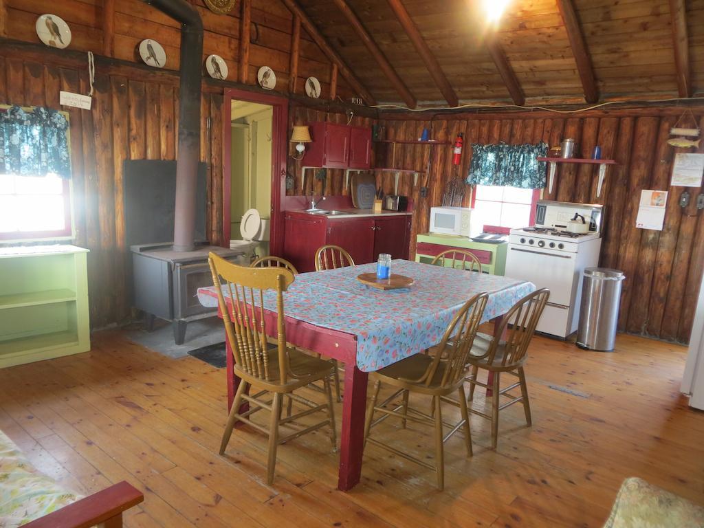 Lake Wolsey Cabins Hotell Gore Bay Eksteriør bilde