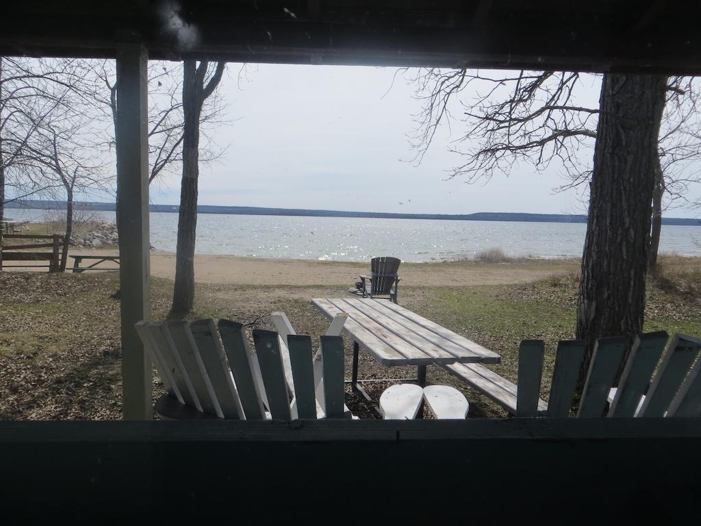 Lake Wolsey Cabins Hotell Gore Bay Eksteriør bilde