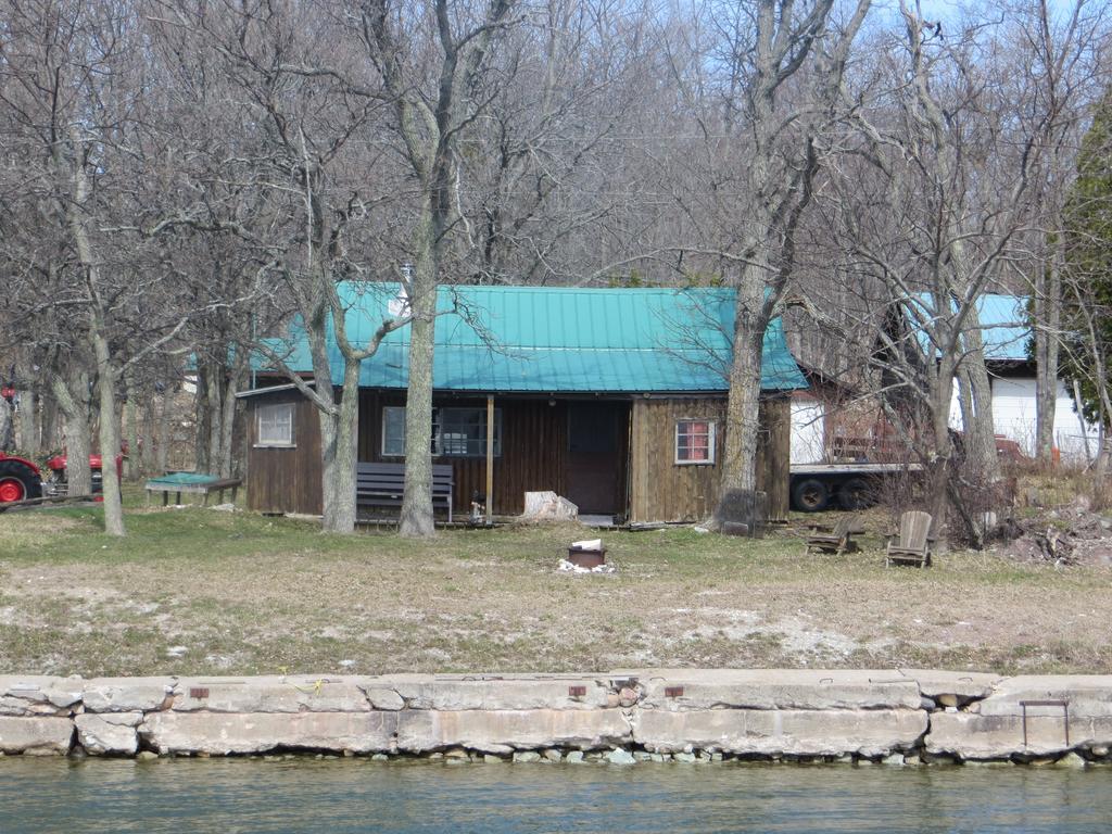 Lake Wolsey Cabins Hotell Gore Bay Eksteriør bilde